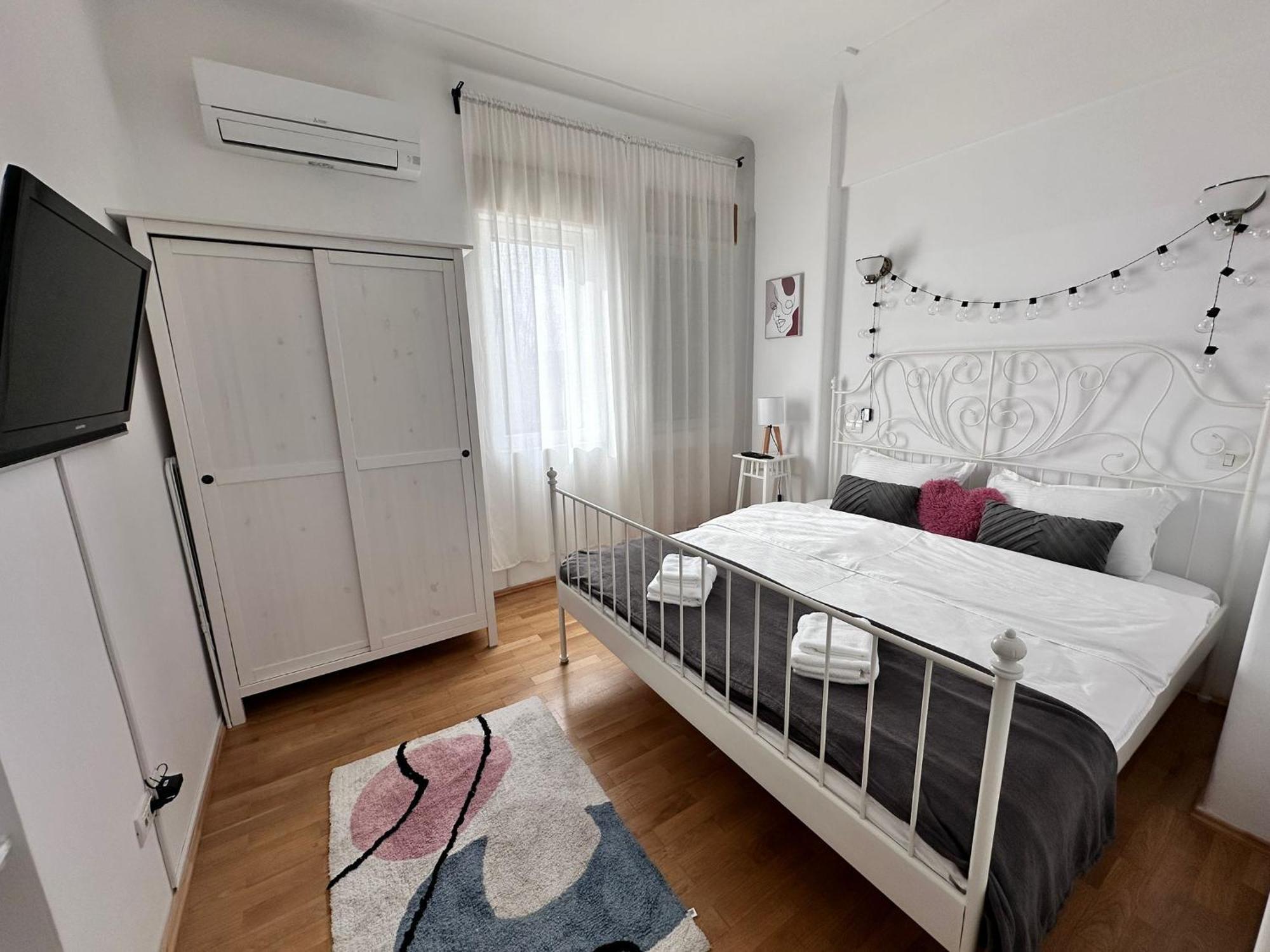 Love Light Studio Victoriei บูคาเรสต์ ภายนอก รูปภาพ